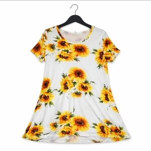 🎉 Bishuige Sunflower Asymmectrical Hem Pullover Spandex Blend Top Sz Med